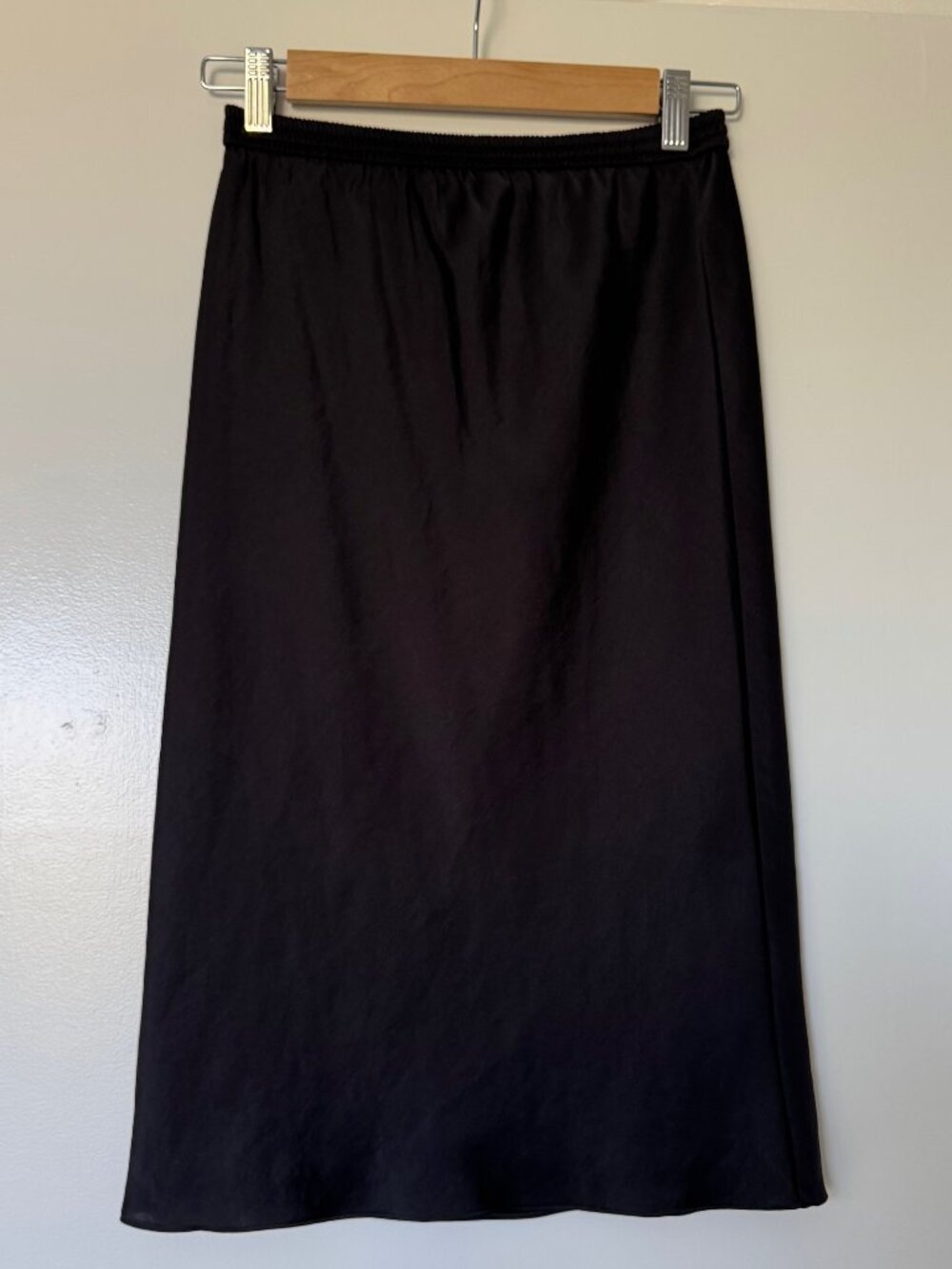 Aritzia Wilfred Free Midi Slip Skirt
